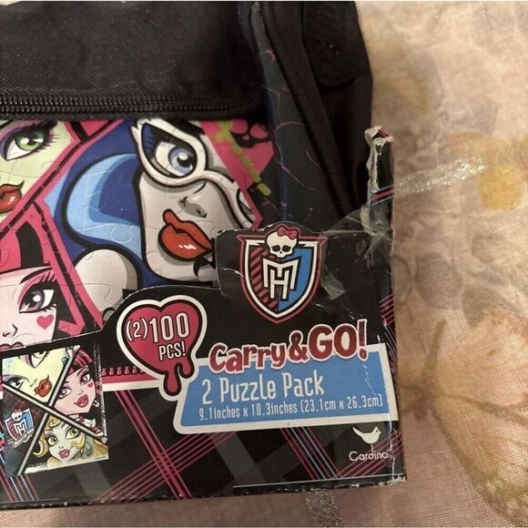 Monster High Carry & Go 2 Puzzle Pack W/ Bag 2013 Mattel 100 Piece Puzzle NEW - Picture 2 of 5